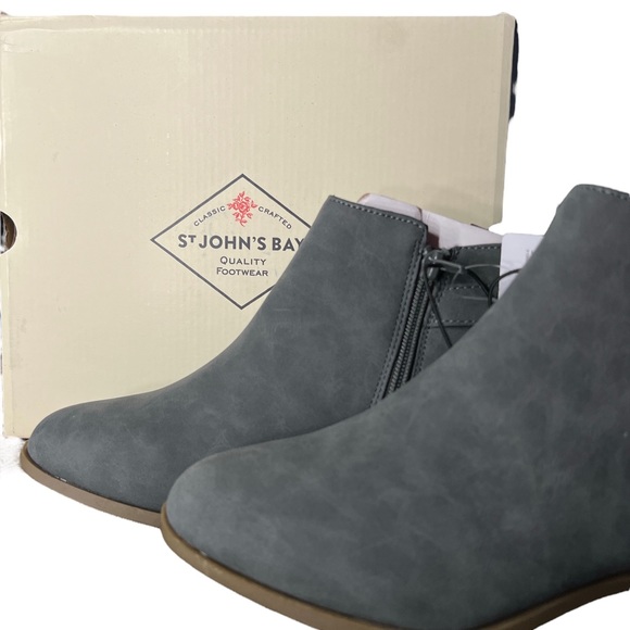 St. John’s Bay NWT Gray Suede Boots Booties With Box Size 8M - Picture 2 of 9